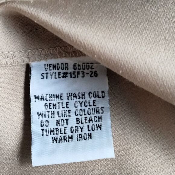 "Northern Reflections" woman's vest  - Picture 8 of 8